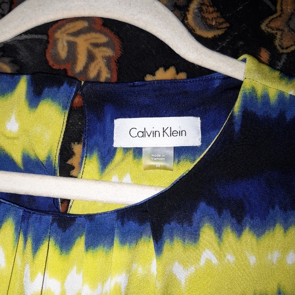 Colorful Calvin Klein shell- ladies medium - Picture 3 of 4